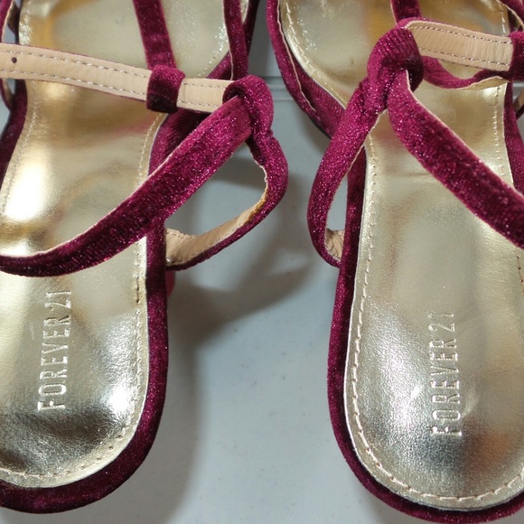 *SOLD* Forever 21 Burgundy Velvet Platform Heels - Picture 4 of 6